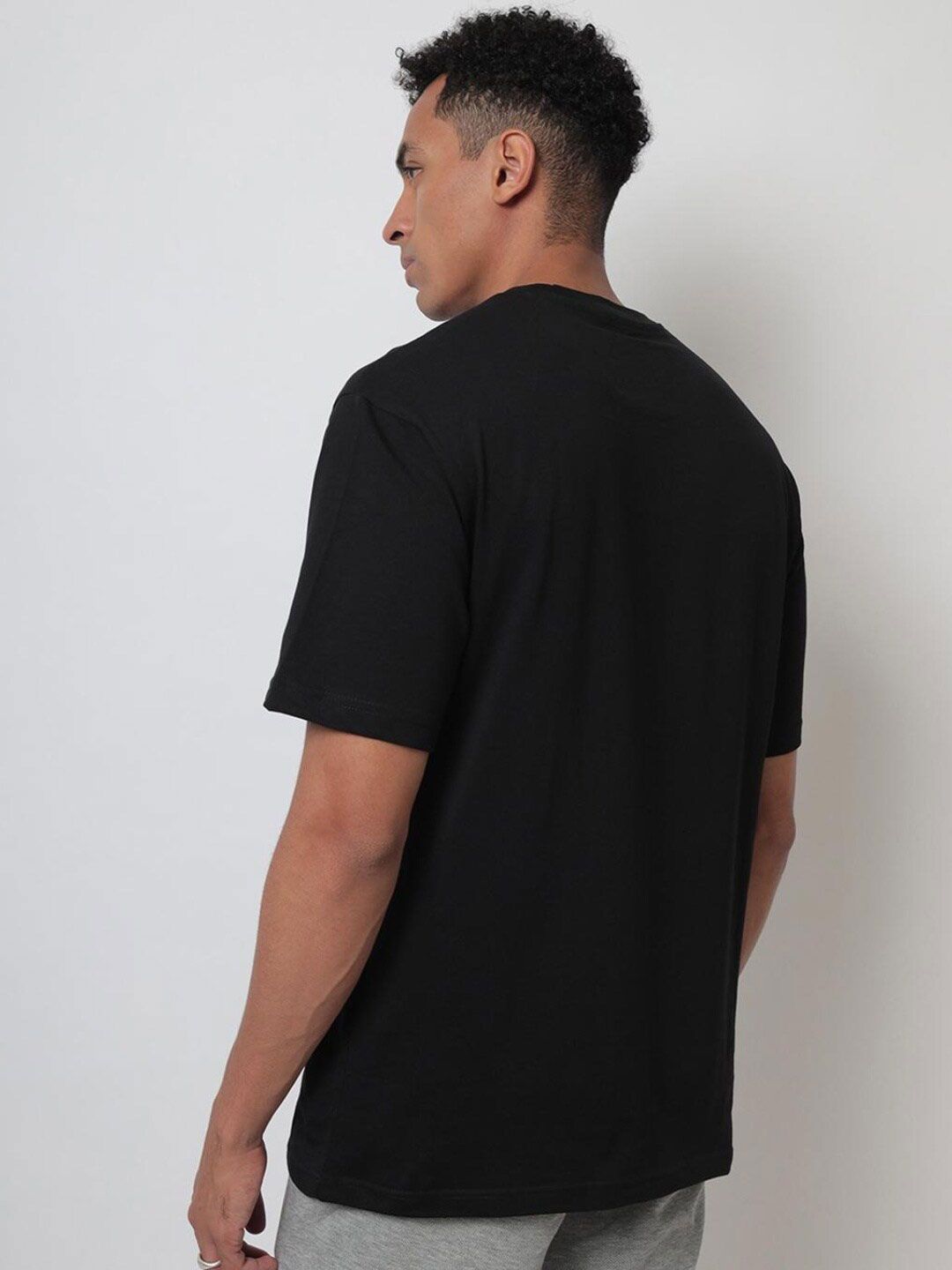 Bewakoof Men Black Printed Oversized T-shirt